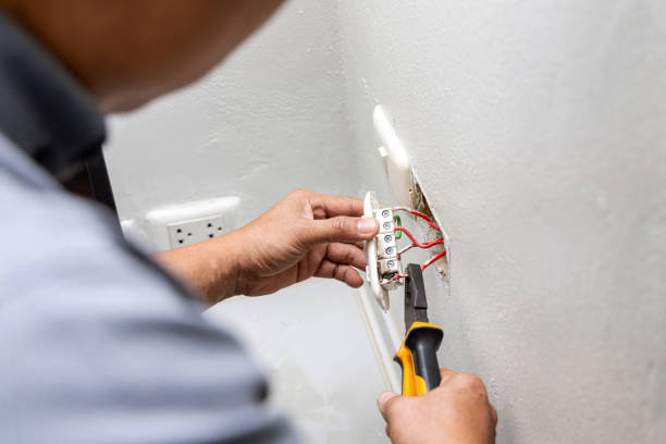 Best Emergency Electrical Repair  in New London, WI